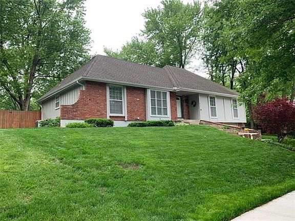 3rd image of 8131 N Kirkwood Ave