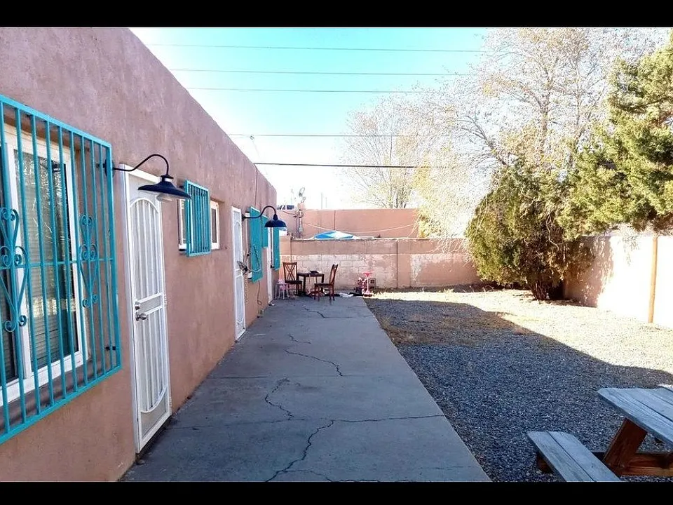 525 Mesilla St SE #6