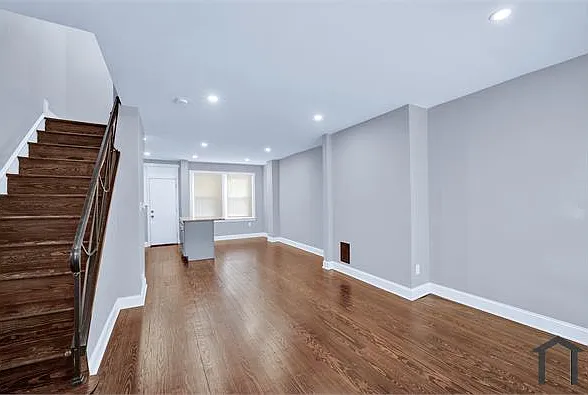 2610 S Hobson St — Photo 3