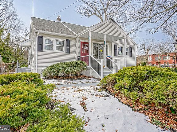 3rd image of 212 Ogg Ave