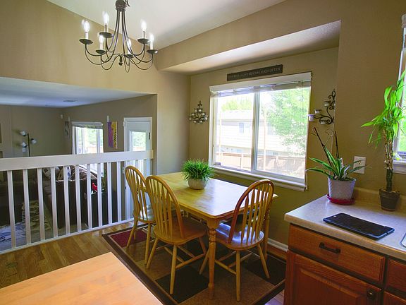 5th image of 9765 Moss Rose Cir