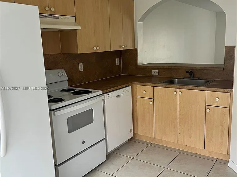 2911 SE 13th Ave #10449 — Photo 3