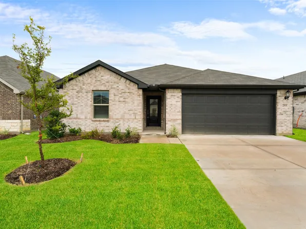 255 Sugarlands Dr, Greenville, TX 75402