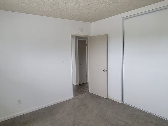 5th image of 529 E N St
