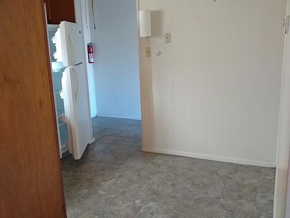 2nd image of 400 N Avenue K APT 2