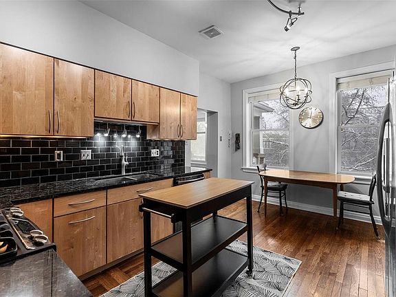 4th image of 5553 Waterman Blvd APT 3E