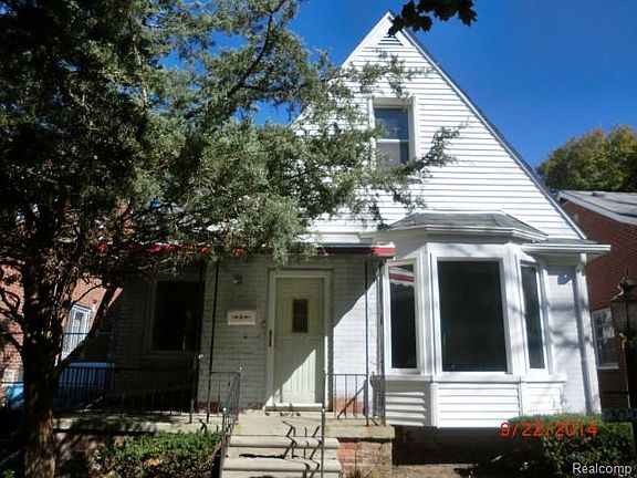 3rd image of 20208 Irvington St
