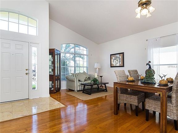 2nd image of 1721 Fox Glen Ct
