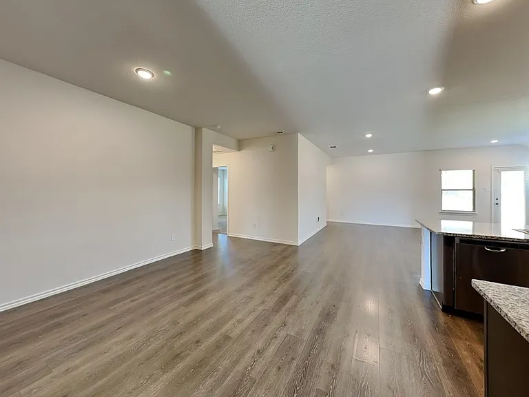 2909 Menguita St — Photo 5