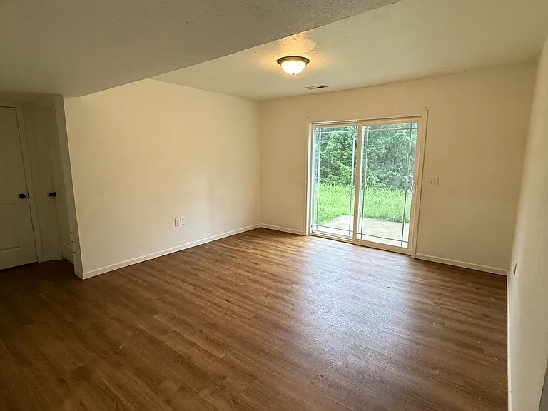 212 Hunter Ave — Photo 24