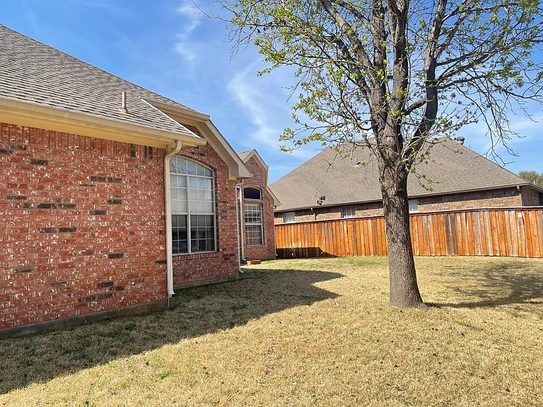 3416 Glenmoor Dr — Photo 4