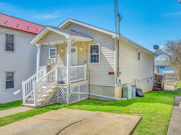 231 Center Ave, Plymouth, PA 18651