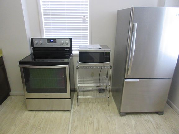 2nd image of 221 E Livingston Ave #3
