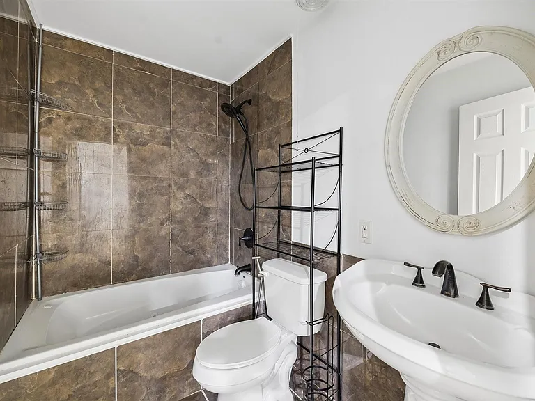 13926 Tinsley Ct — Photo 11