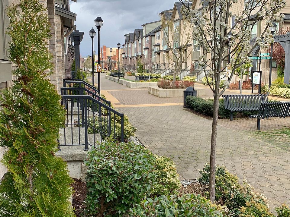 1st image of 1337 Brooklyn Walk NE