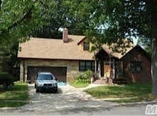 226 Newport Rd, Uniondale, NY 11553