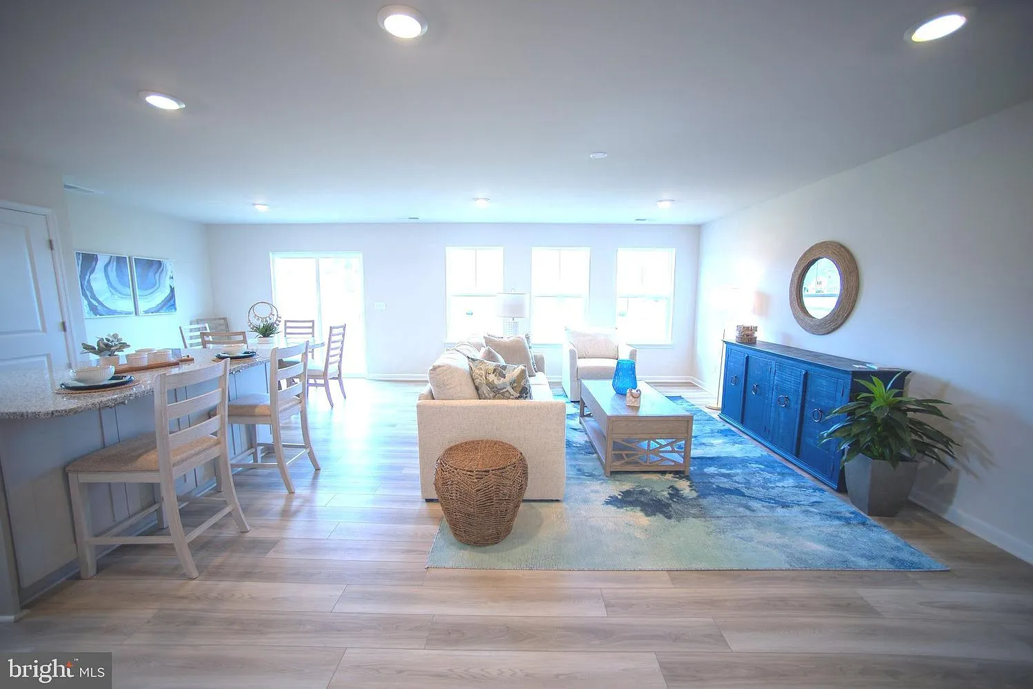 3 bed, 1687 sqft, $2,500 — Photo 3