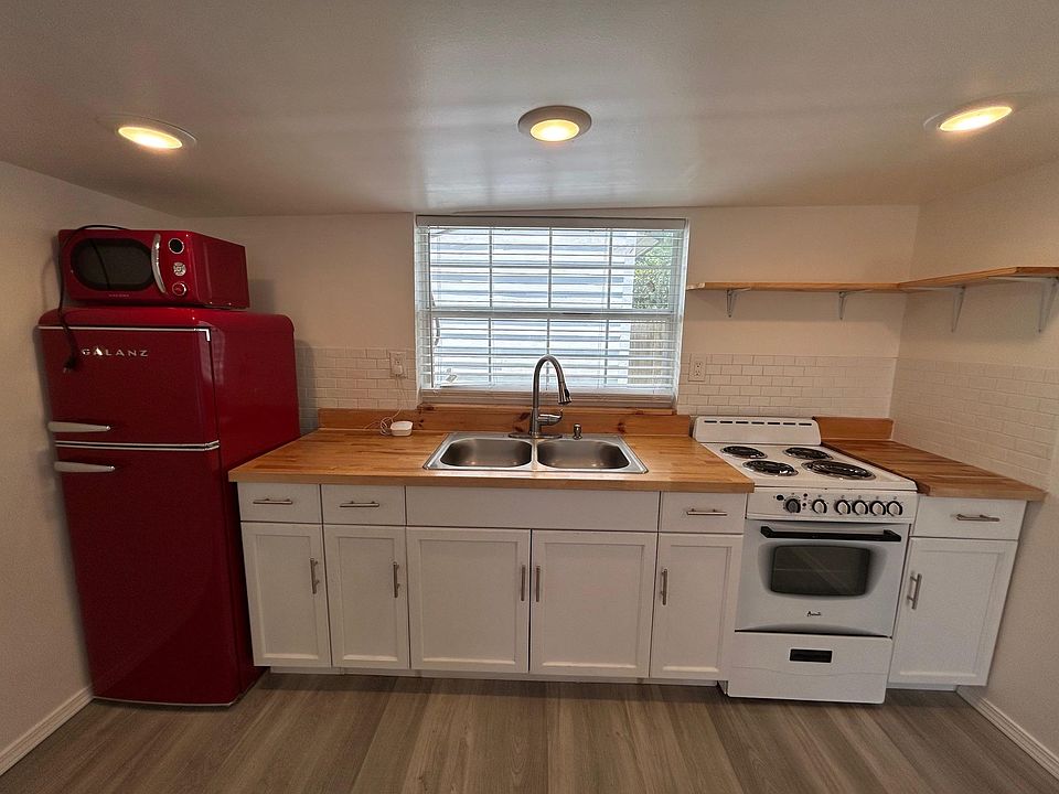 1st image of 3601 18th St N #C