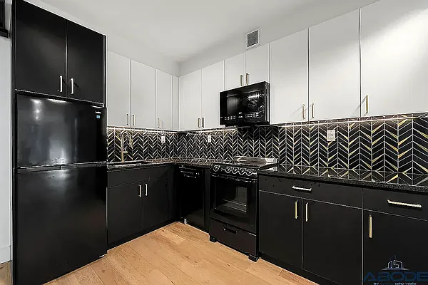 Kitchen, photo 1