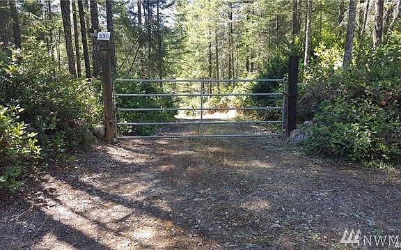 2nd image of 530 E Sunny Woods Dr E