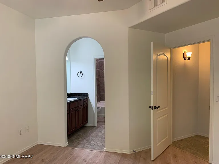 2550 E River Rd #3203 — Photo 10
