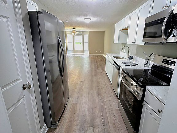 4th image of 259 Westchester Cir #1
