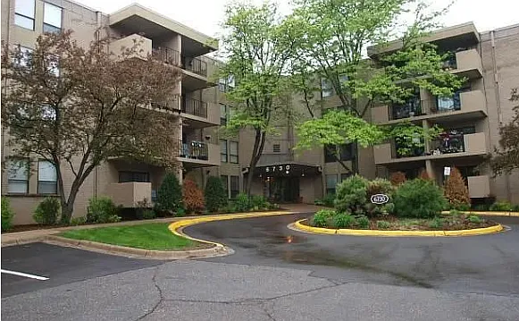 Building Photo - 6730 Vernon Ave #402