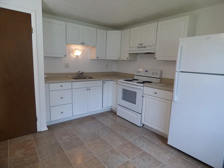 210 Spring St — Photo 2
