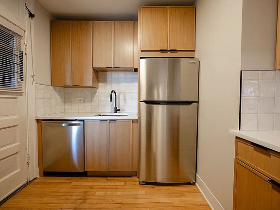 2nd image of 4901 N Elston Ave APT 2