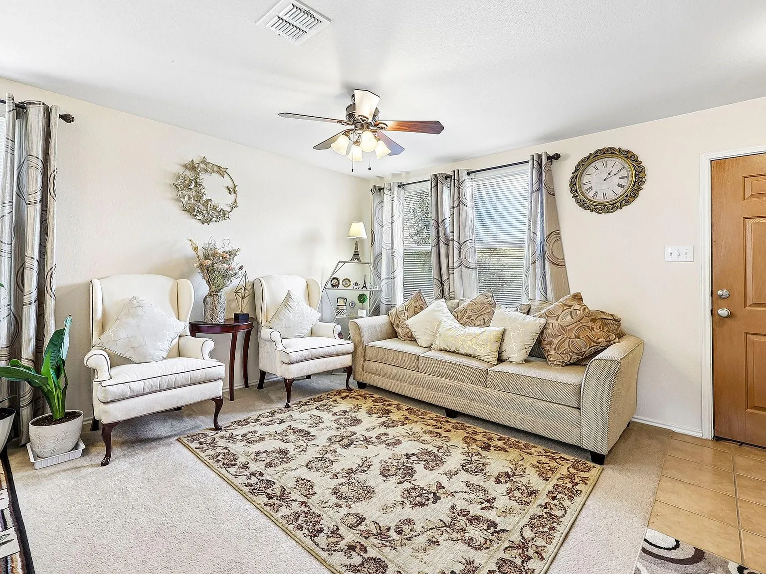 3 bed, 2.5 bath, 2354 sqft, $2,500 — Photo 2