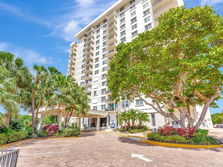 1900 S Ocean Blvd #8G — Photo 38