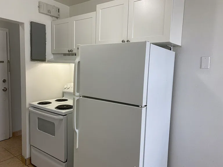86 Oakville Ave — Photo 13