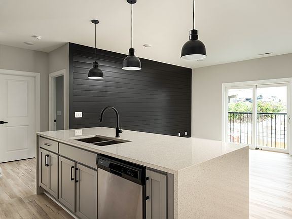 2nd image of 1711 Commerce St #201
