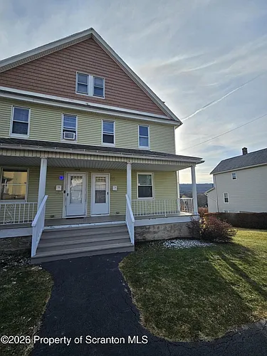 1044 John Ave Photo 1