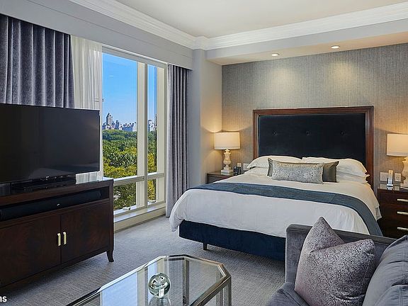 2nd image of 1 Central Park N #1024