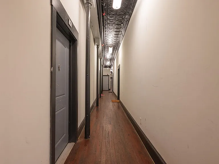 Old Towne Flats — Photo 16