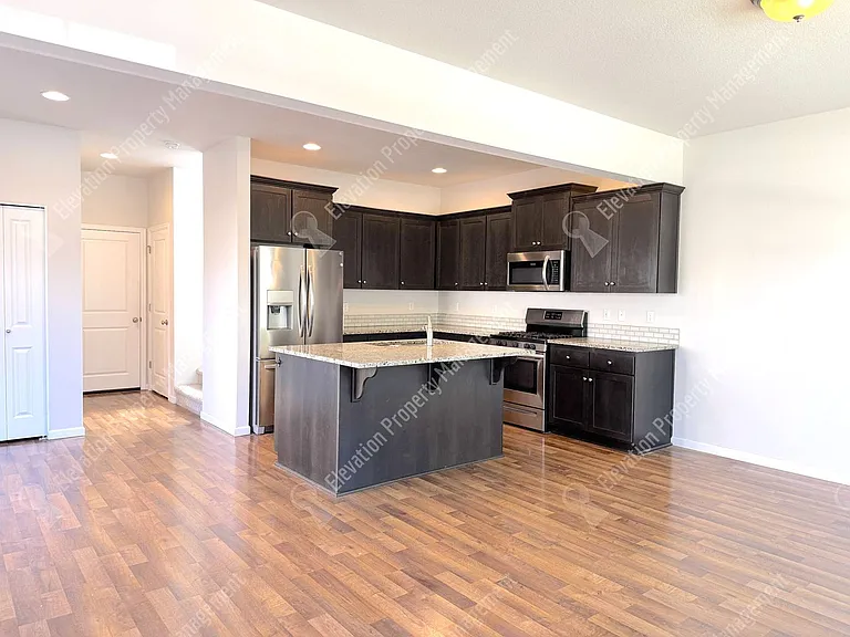 20570 SE Cameron Ave — Photo 3