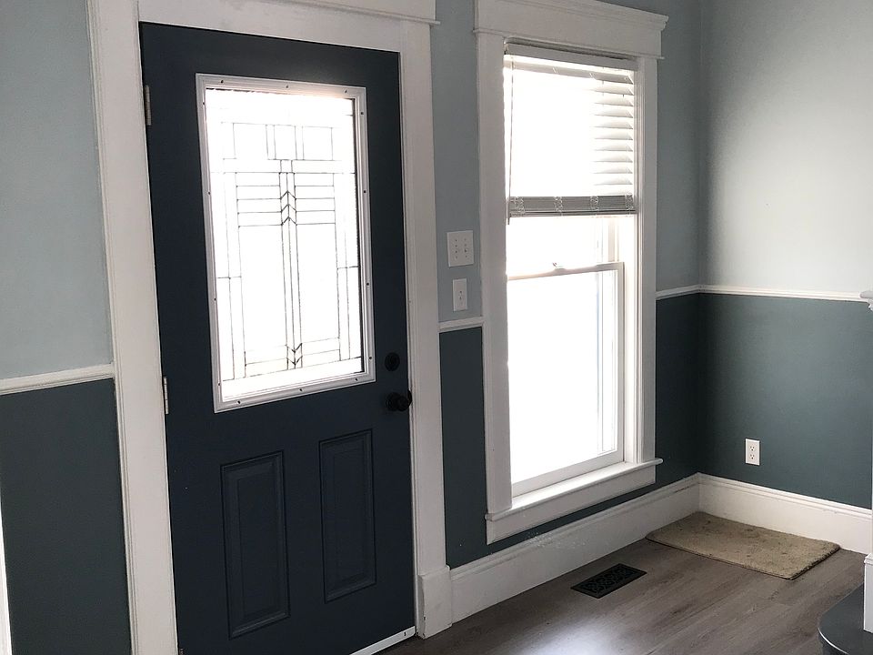 1st image of 116 E Walnut St