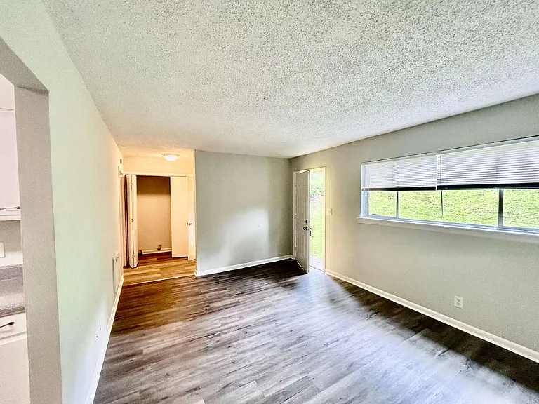 205 Valley View Ave #4 — Photo 18