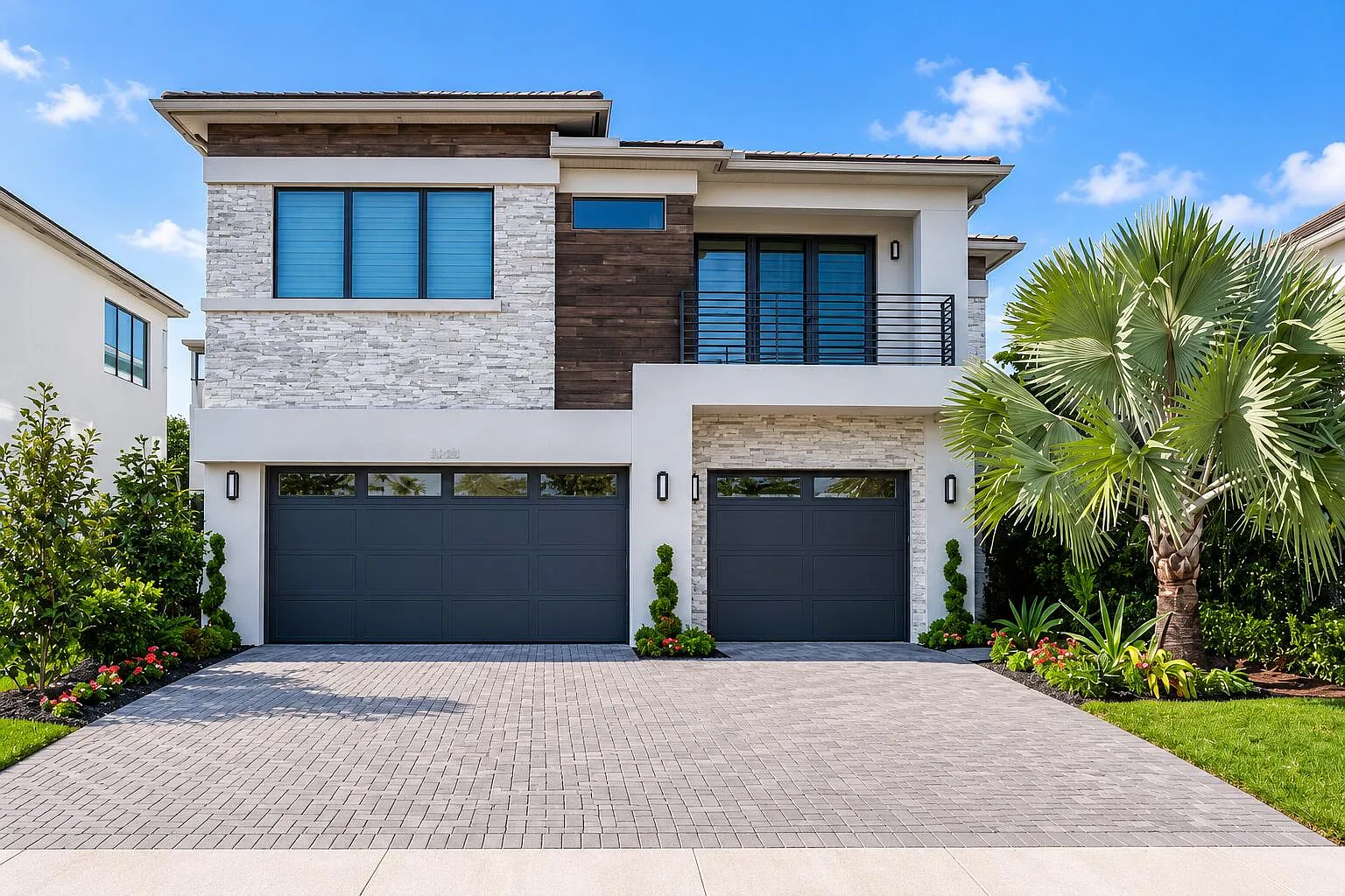 5 bed, 5.0 bath, 3659 sqft, $13,500 — Photo 1