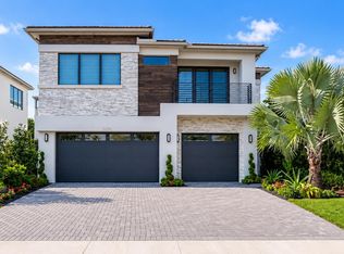 8140 Laurel Falls Dr, Boca Raton, FL 33496