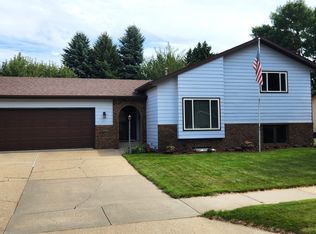 1904 10th Ave SE, Mandan, ND 58554