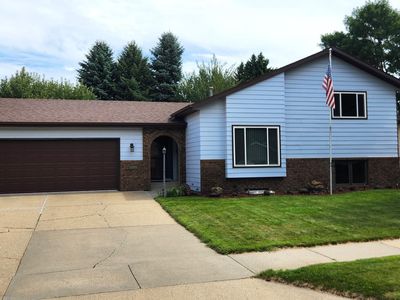 1904 10th Ave SE, Mandan, ND, 58554