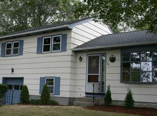 127 Cedar Ave, East Greenwich, RI 02818