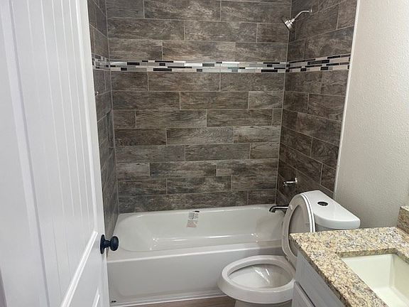 4th image of 106 W Ave S