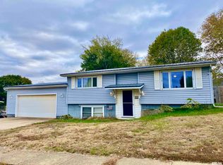 904 James St, South Pekin, IL