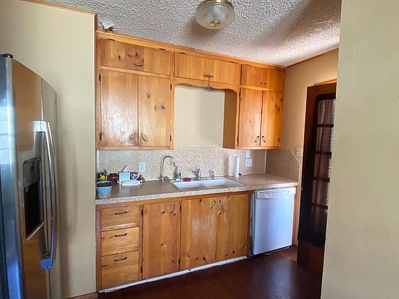 2nd image of 1115 Park St