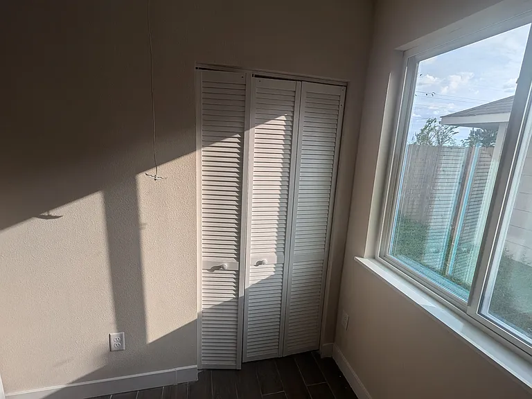 3rd bedroom closet