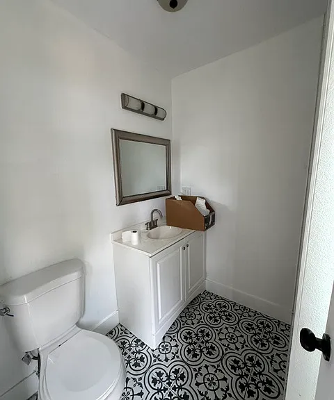 W 60th Pl — Photo 12