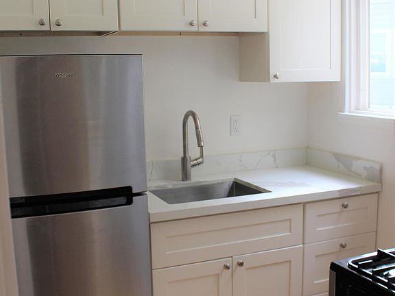 5th image of 3225 23rd St APT 4